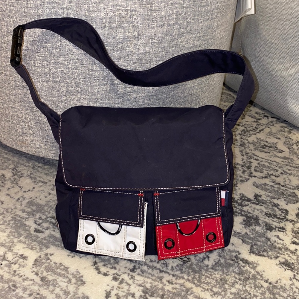 Vintage Tommy Hilfiger sporty bag